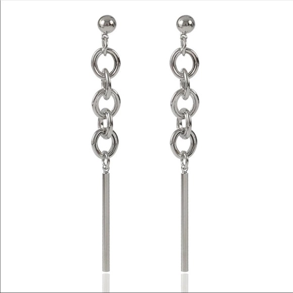 Jewelry - NWT Silver Chain Drop Earrings